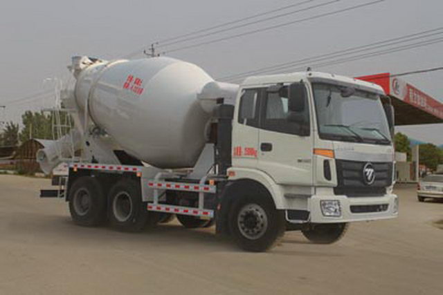 程力威牌CLW5250GJBB4型混凝土搅拌运输车