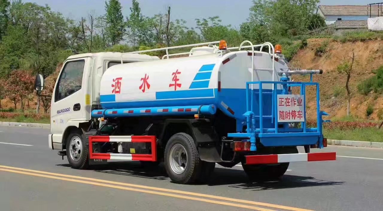 5吨洒水车