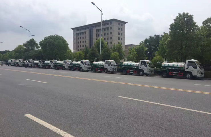 程力洒水车