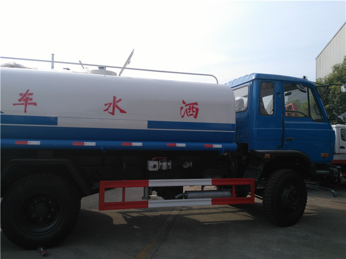 东风洒水车