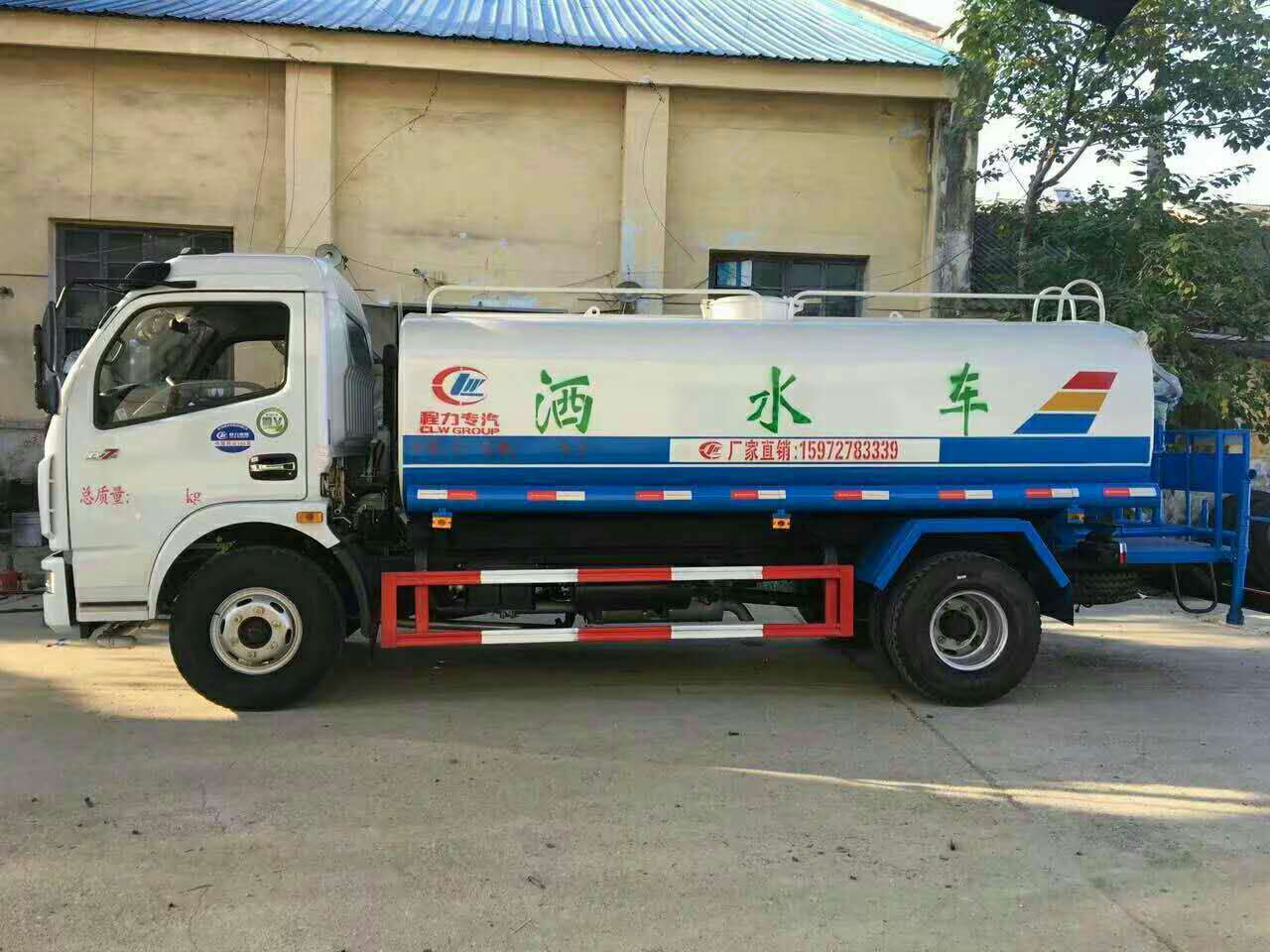 东风多利卡洒水车