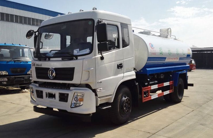 东风145洒水车