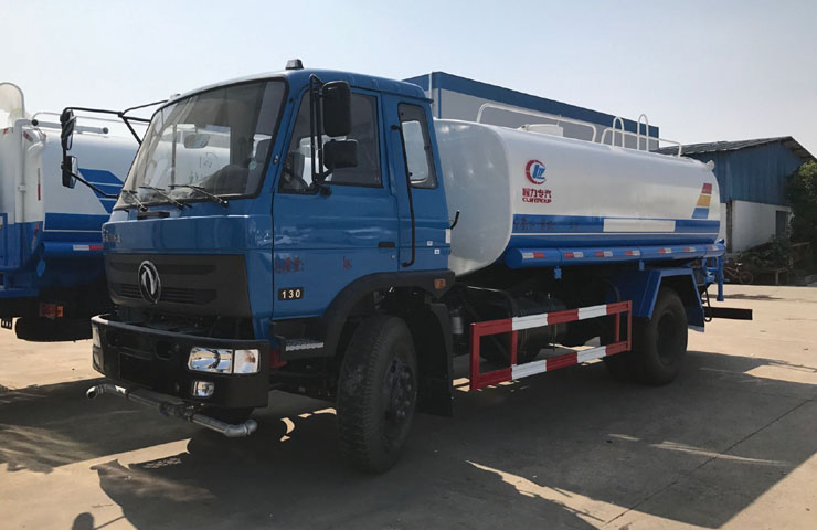 东风145洒水车