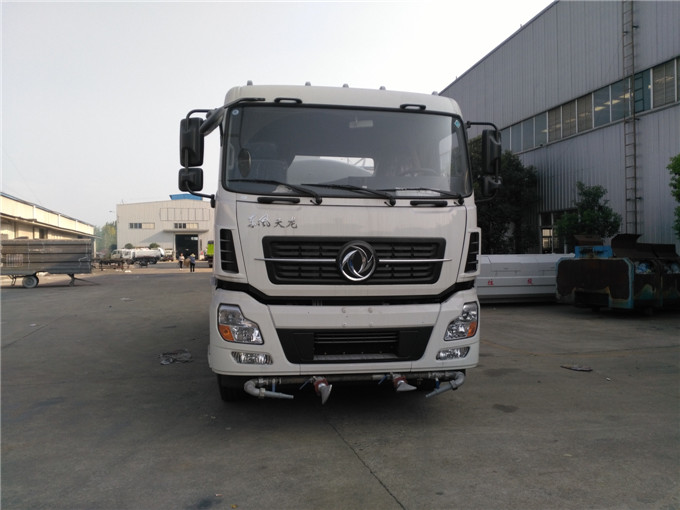 20吨东风洒水车