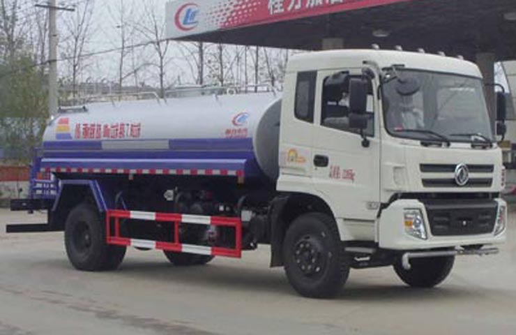 东风洒水车
