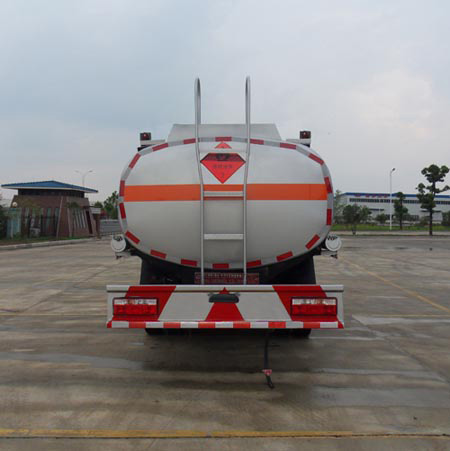 东风运油车